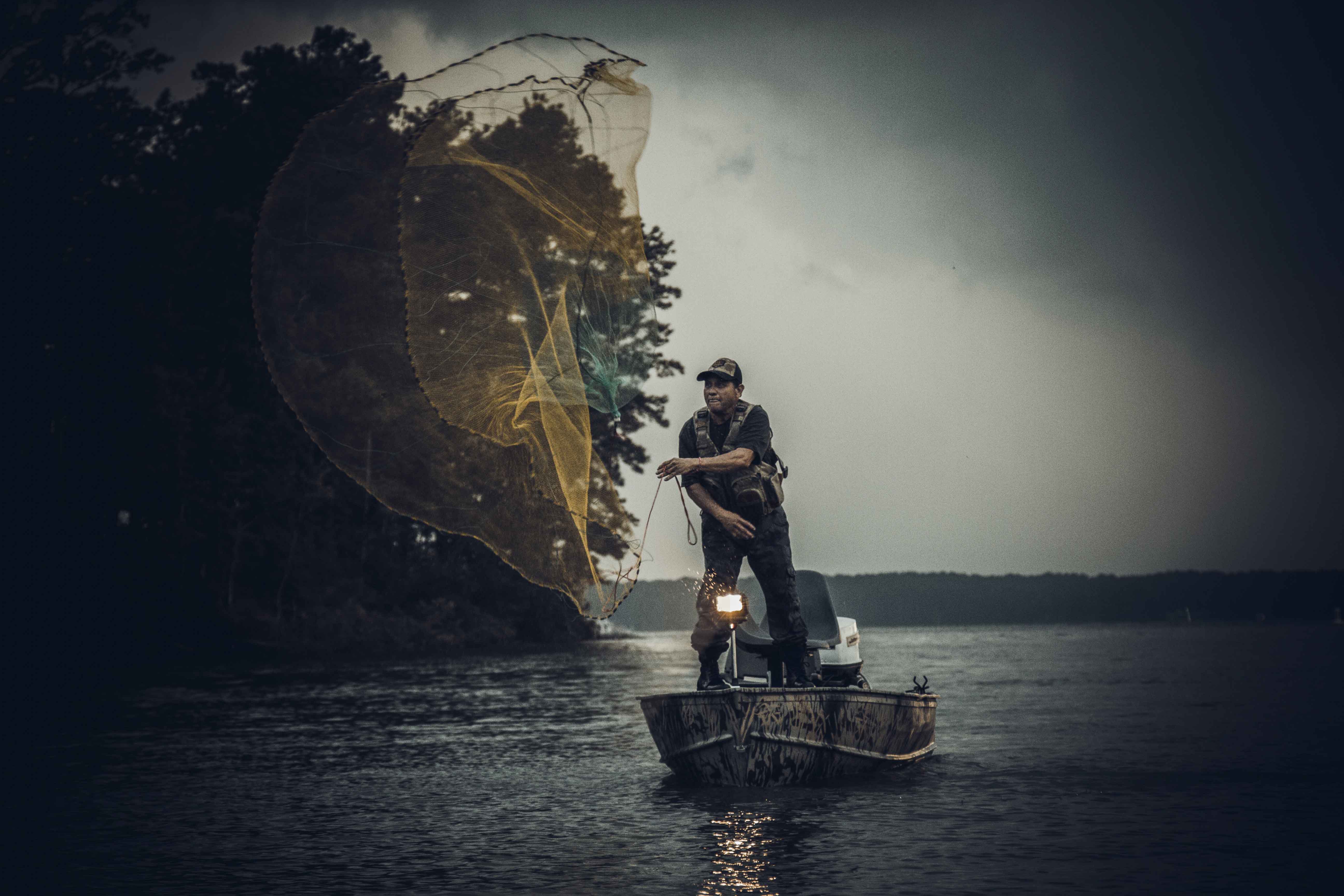 gobee light on a fishing boat